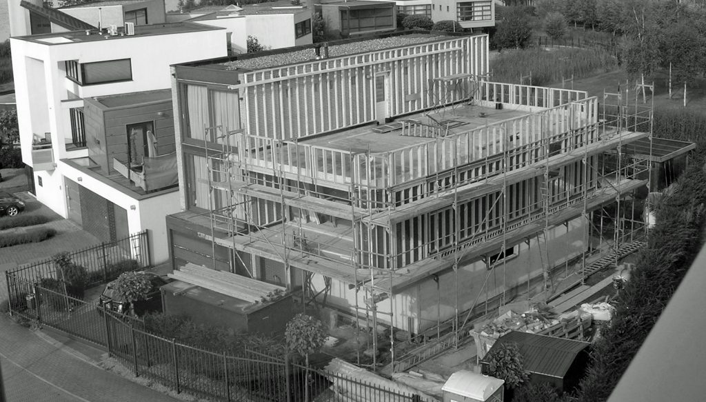 Bouwfoto-renovatie-villa-zoetermeer Architect Zoetermeer, Rotterdam en Den Haag Maxim Winkelaar ontwerp voor nieuwbouwwoning met rondingen.