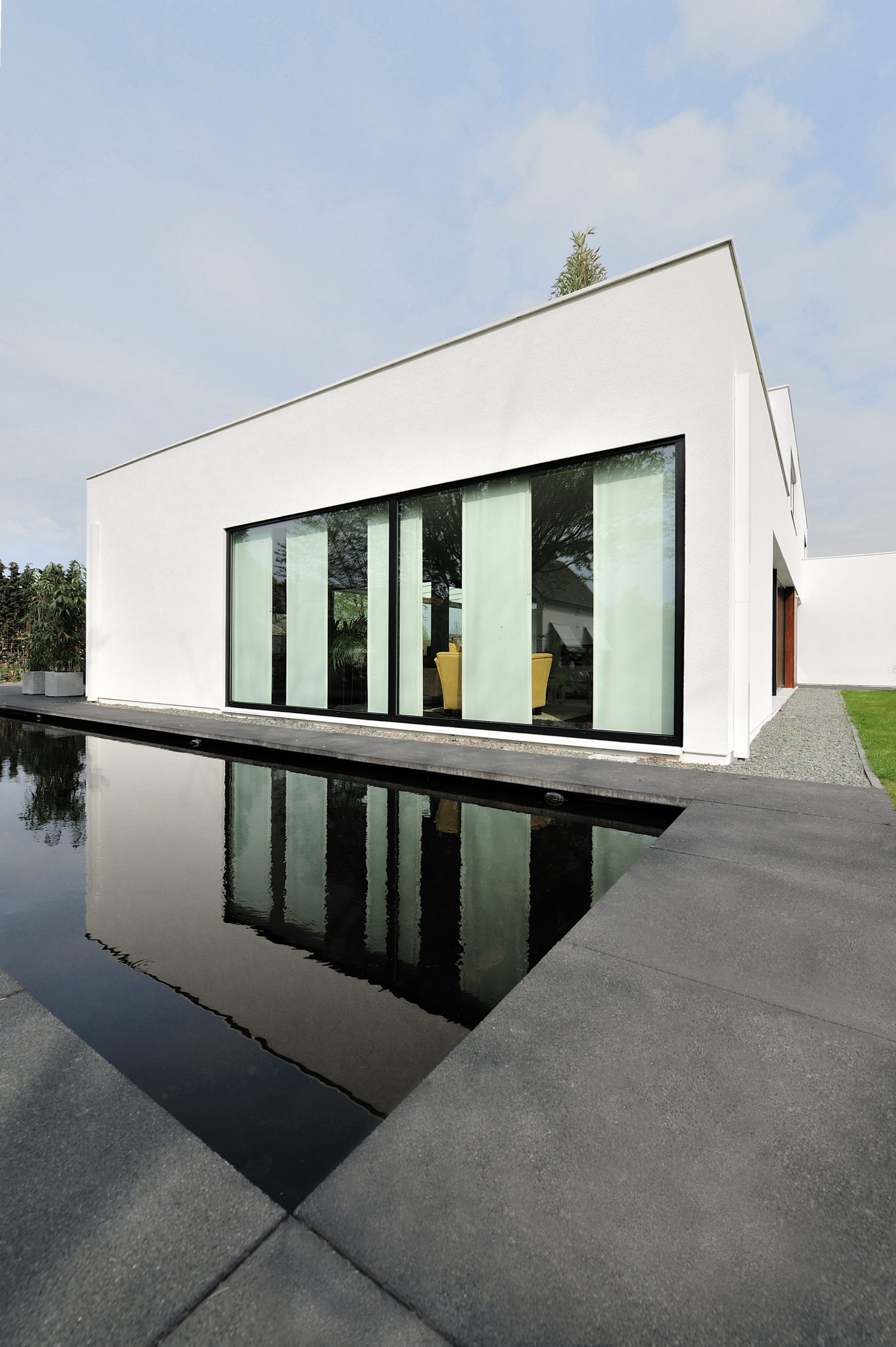 Nieuwbouw villa Bemmel ontwerp door architect Maxim Winkelaar uit Amsterdam