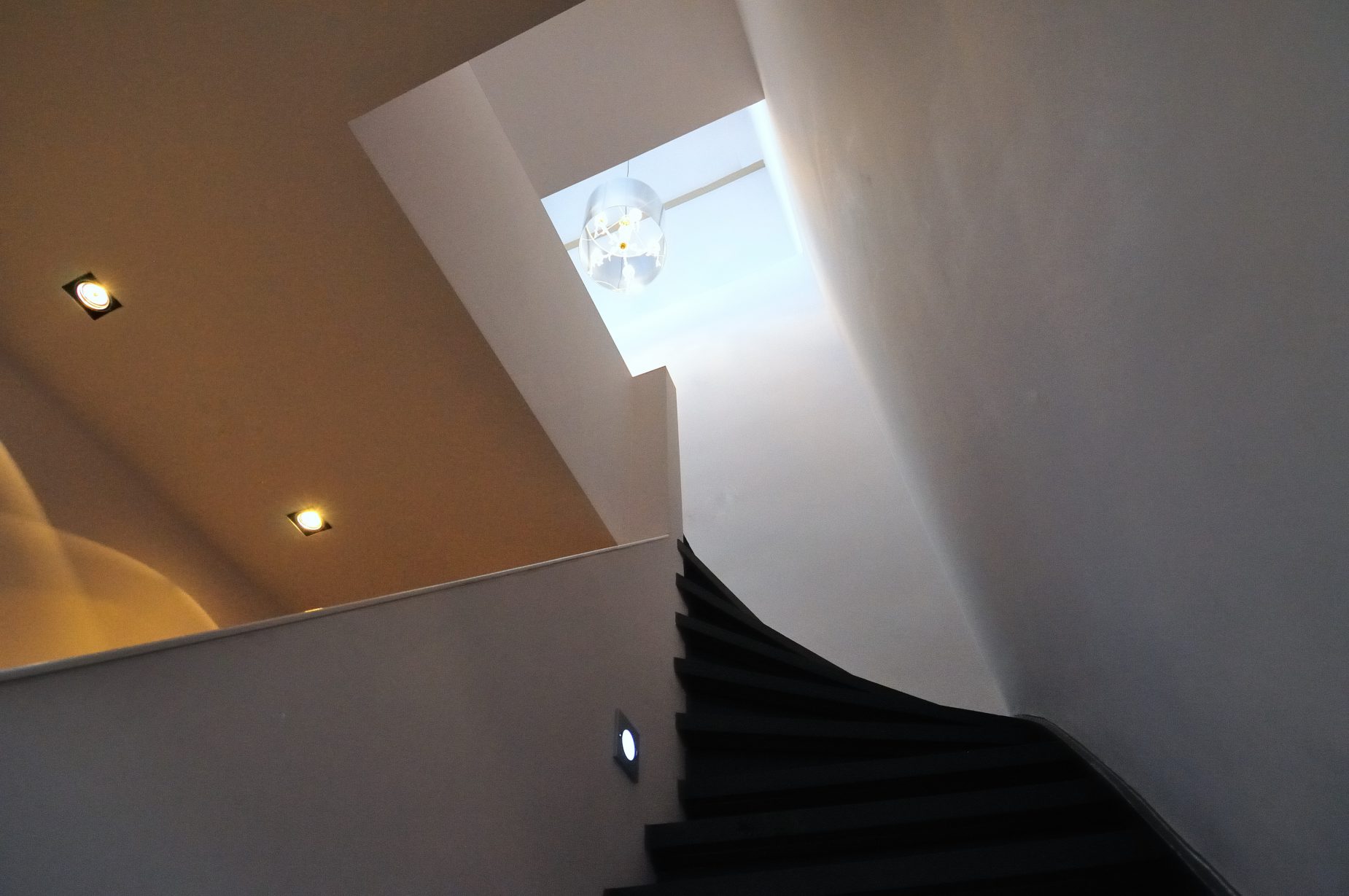 Huis-Bussum-6 Verbouwen van jaren 30 woning in Brediuskwartier Bussum door architect Amsterdam Maxim Winkelaar. Stalen deuren en Siematic keuken.