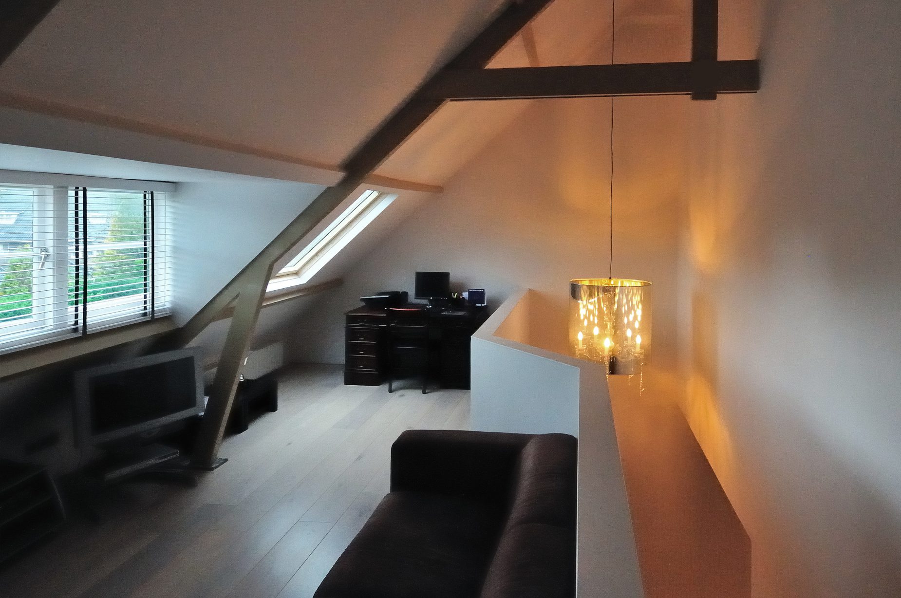 Huis-Bussum-8 Verbouwen van jaren 30 woning in Brediuskwartier Bussum door architect Amsterdam Maxim Winkelaar. Stalen deuren en Siematic keuken.