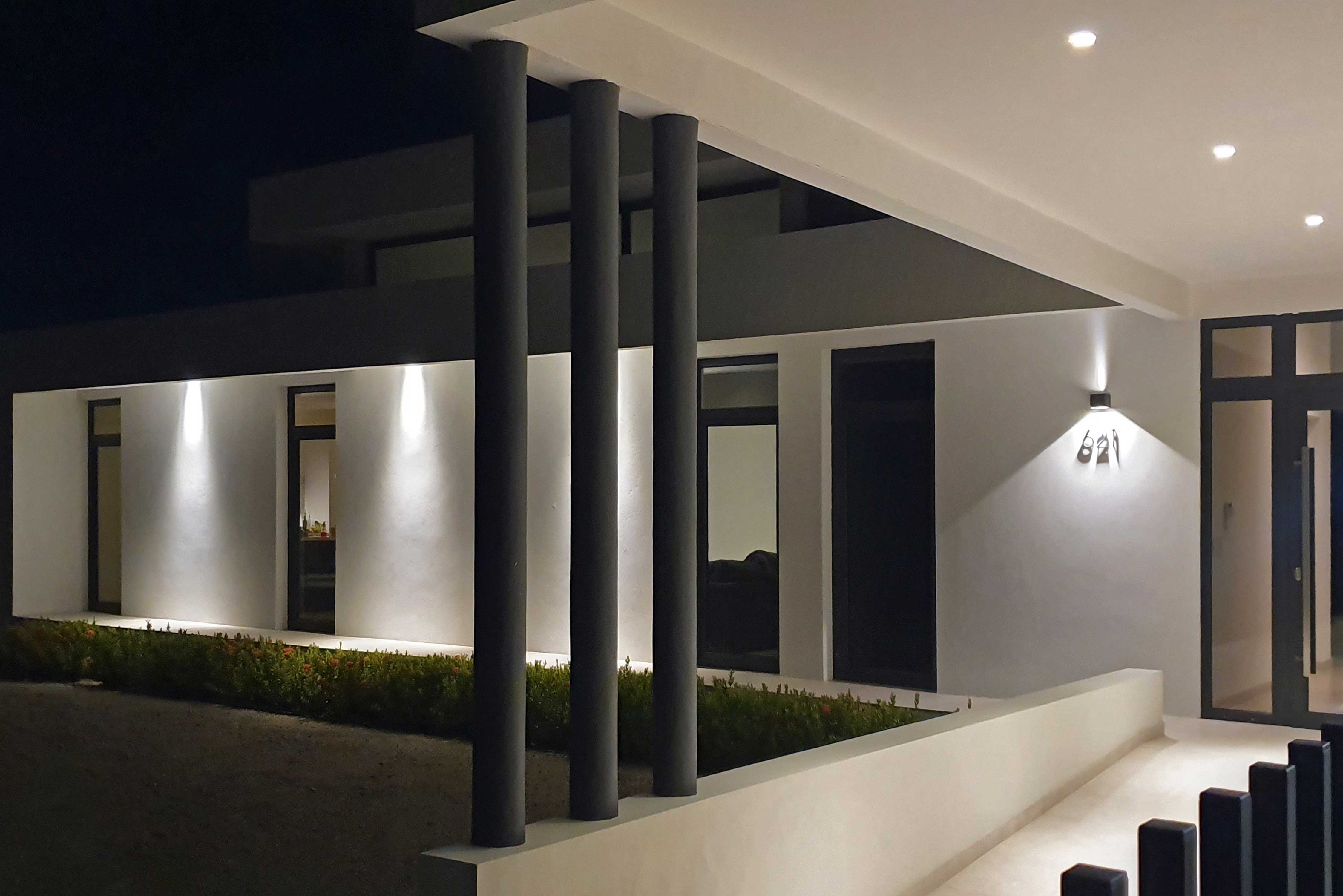 Architectenbureau Amsterdam Maxim Winkelaar maakt ontwerp voor een moderne nieuwbouwvilla op Aruba, Bonaire en Curaçao.