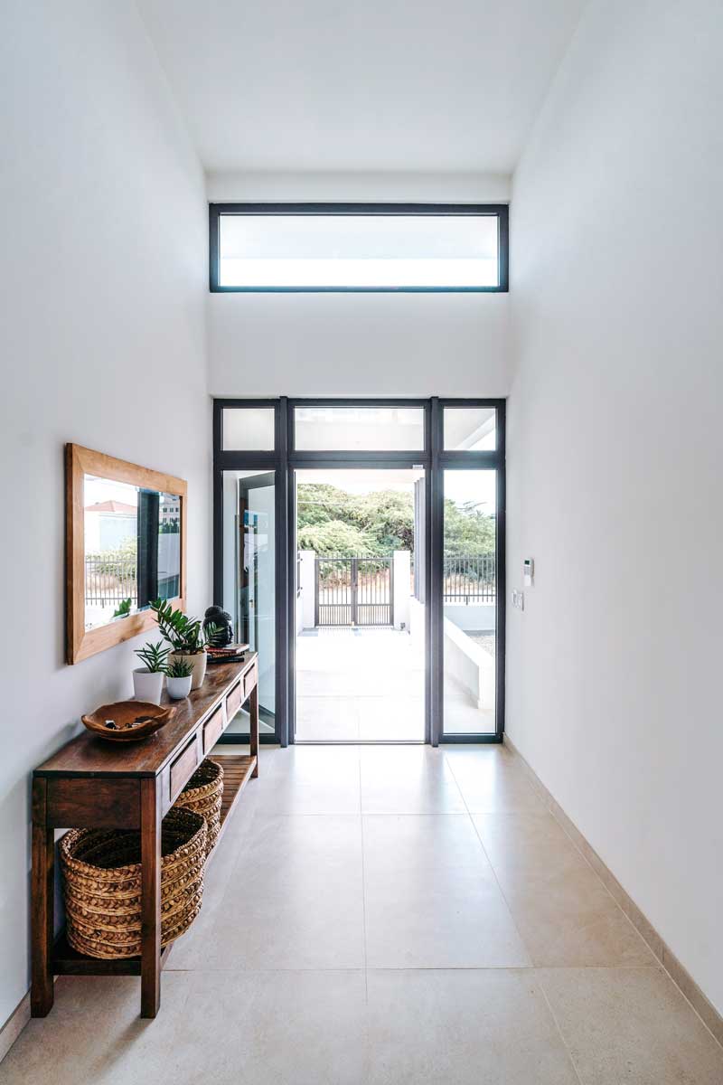 Architectenbureau Amsterdam Maxim Winkelaar maakt ontwerp voor een moderne nieuwbouwvilla op Aruba, Bonaire en Curaçao.
